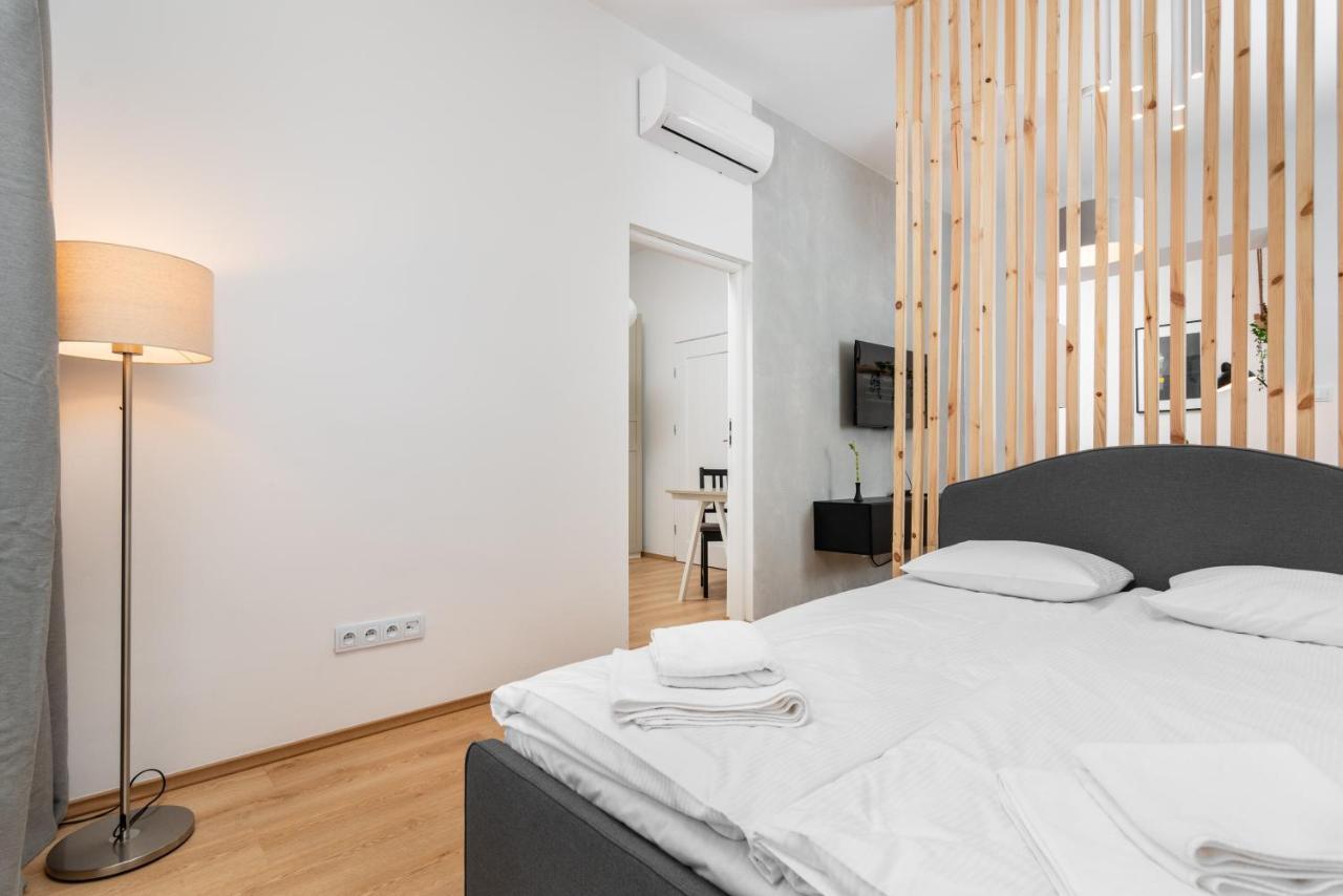 Modern Centrally Located Apartments - By Upstairs Krakkó Kültér fotó