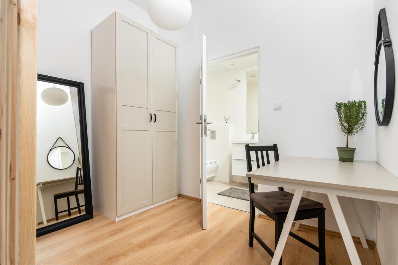 Modern Centrally Located Apartments - By Upstairs Krakkó Kültér fotó